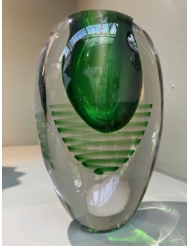 VASE EN VERRE VERT